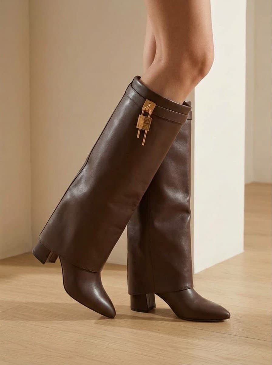 Boot Julia J-323 2