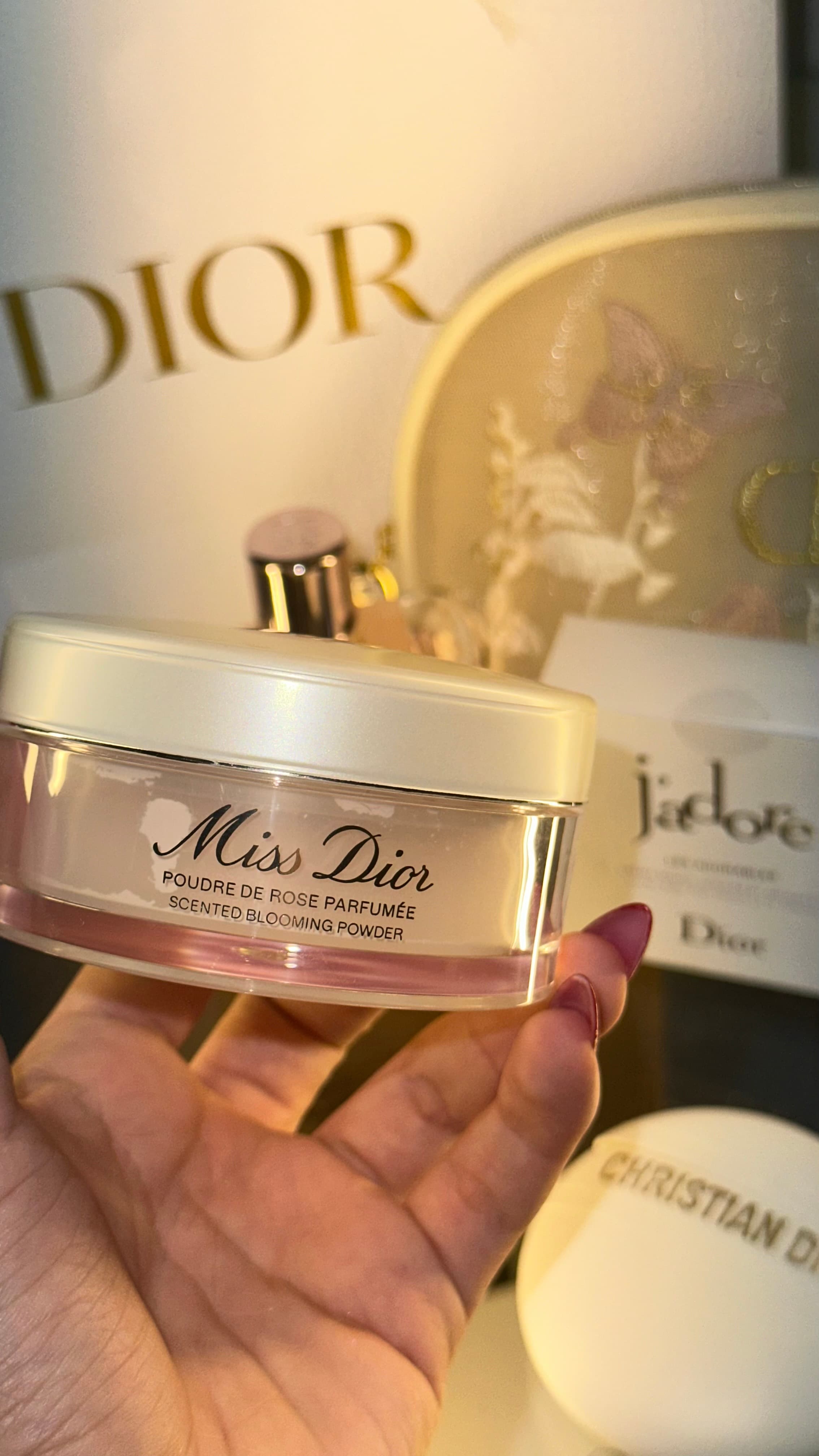 Miss Dior Scented blooming powder